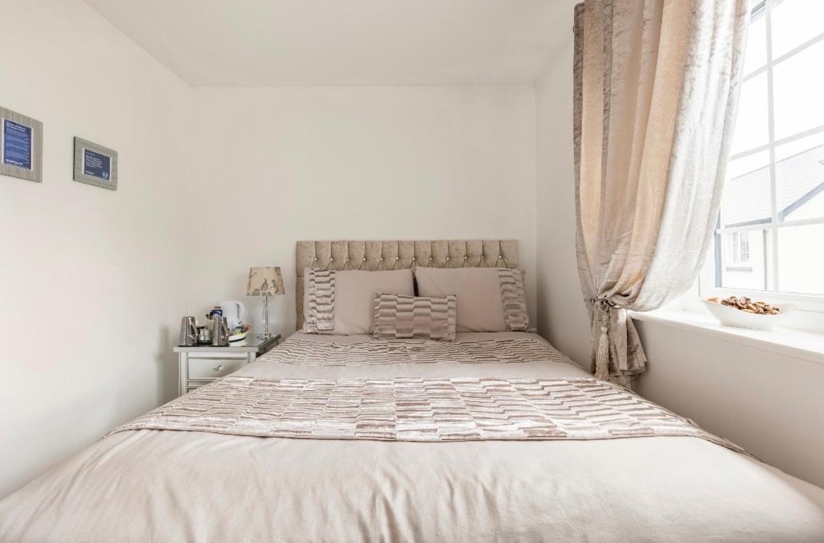 Fullers Modern And Stylish Room Chudleigh ภายนอก รูปภาพ