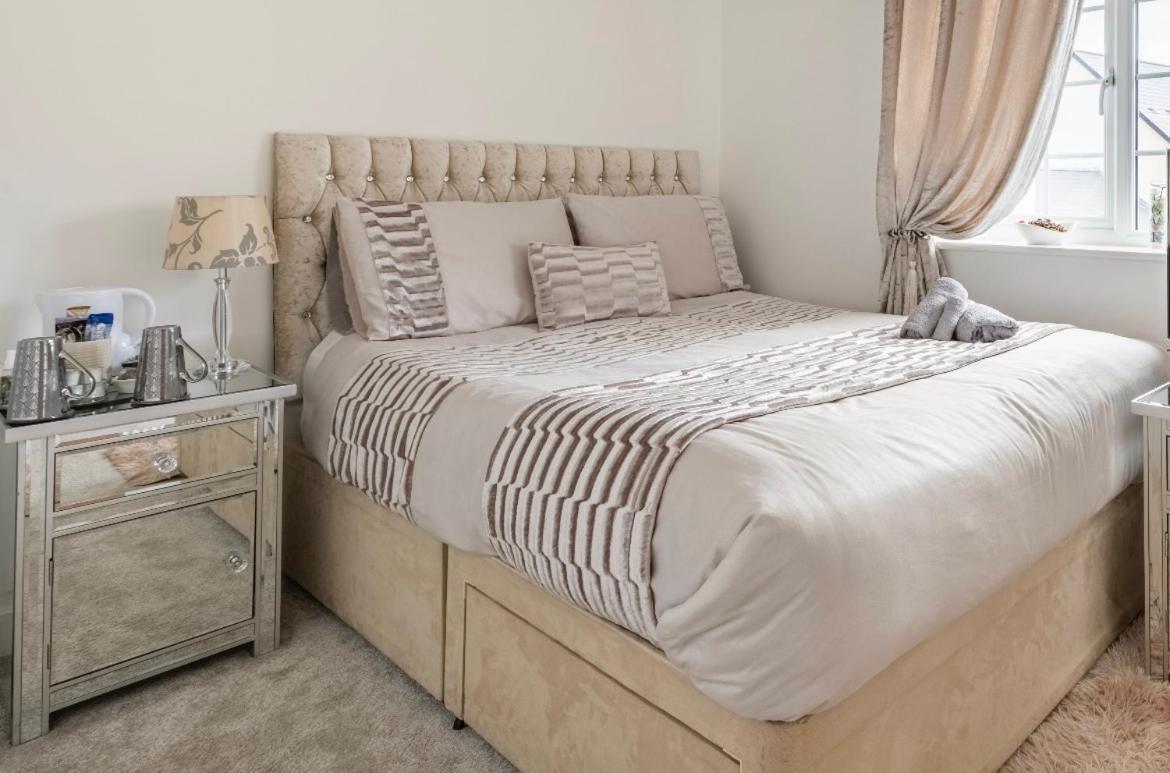 Fullers Modern And Stylish Room Chudleigh ภายนอก รูปภาพ